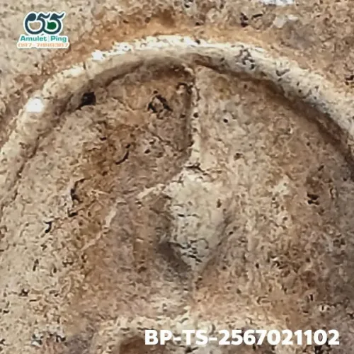 100× magnification — Somdej Toh amulet, Than Saem, Sacred powder (Phong), Wat
