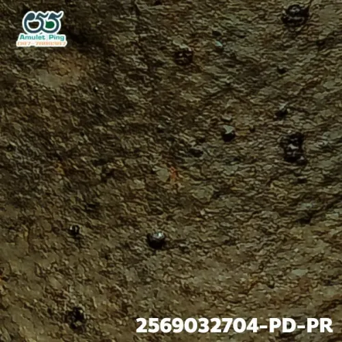 100× magnification — Queen Chamadevi amulet, Yai (large), Fired clay, Wat
