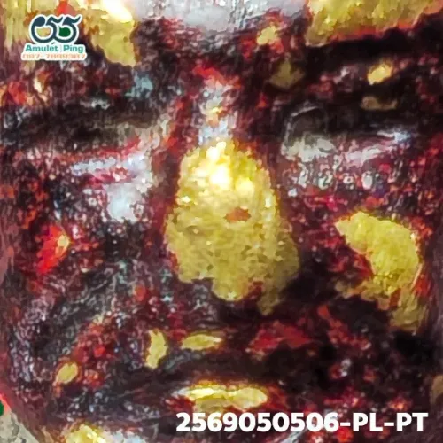 100× magnification — Luang Phor Thuad statuette, Phim Phra Kring lotus ring