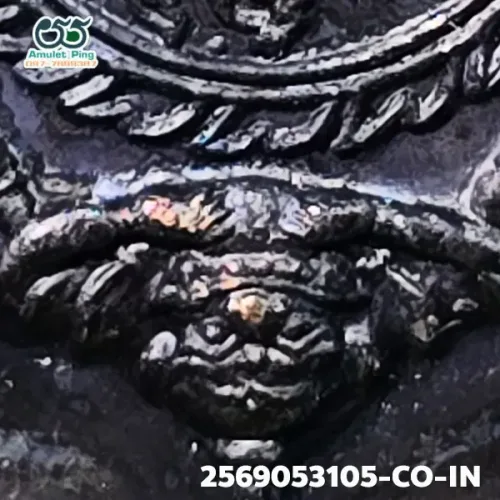 100 倍放大 — 泽度金铜牌 必打模 熏黑 普泰沙旺寺 洛坤府 佛历 2530