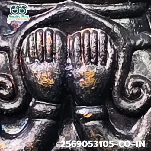 100 倍放大 — 泽度金铜牌 必打模 熏黑 普泰沙旺寺 洛坤府 佛历 2530
