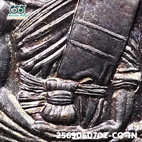 100× magnification — Luang Phor Koon coin, Sang Barami, Blackened finish (Rom