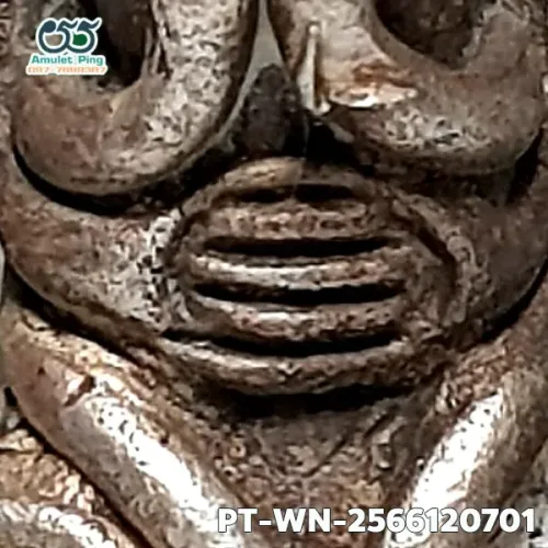 100 倍放大 — 龙婆炎佛牌 乱经文版 银质 瓦南寺 曼谷 佛历 2463