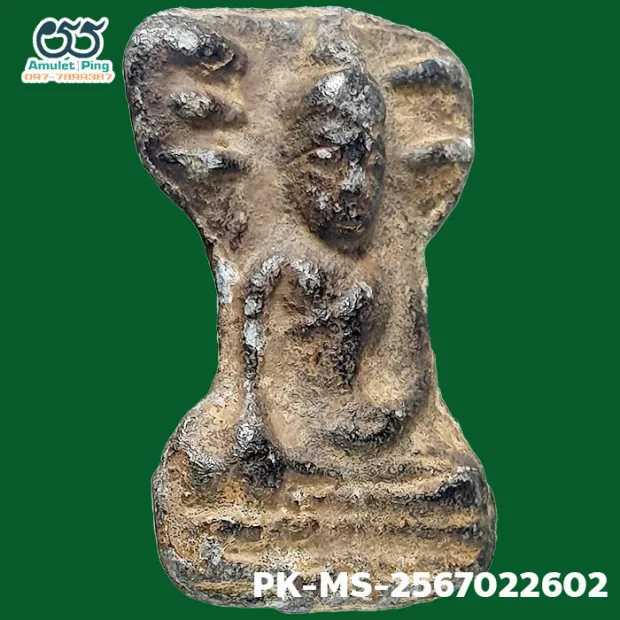 鲁士 Phim Phila Lai佛牌 双面 锡铅合金（Chin） 帕西拉达那玛哈泰寺 素攀府 佛历 2300 — 正面左侧