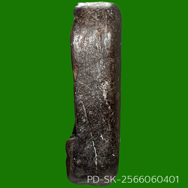 素可泰立泰王佛牌 大模 烧制泥料 甘烹碧出土 甘烹碧府 佛历 1900 — 背面左侧