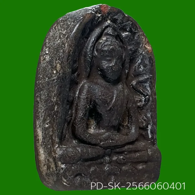 素可泰立泰王佛牌 大模 烧制泥料 甘烹碧出土 甘烹碧府 佛历 1900 — 正面右侧