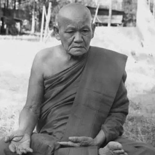 Luang Phor Thongma Thawaro of Roi Et